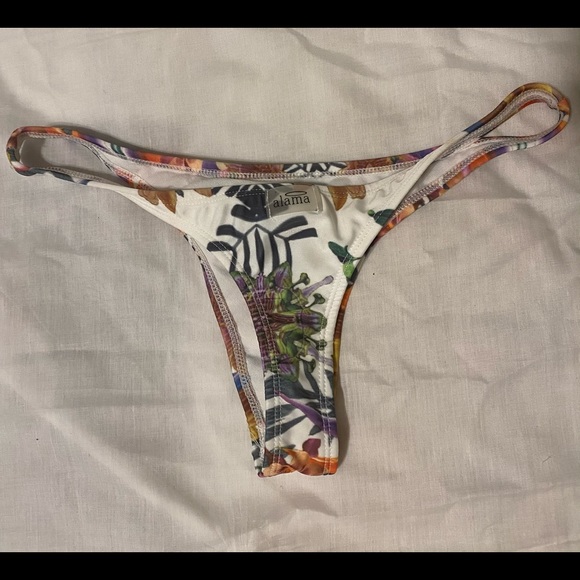 Beautiful bikini set - Picture 2 of 2